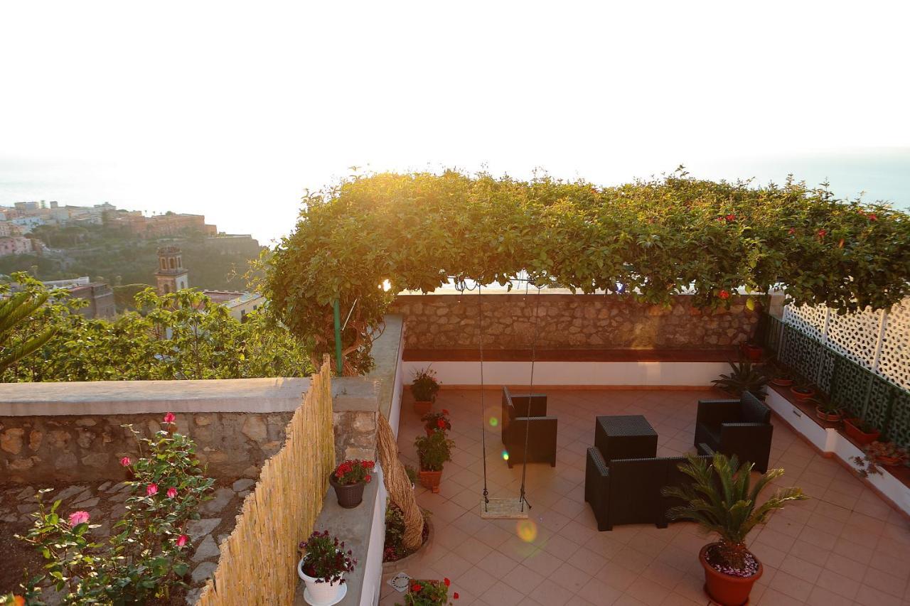 Rama Apartament Vico Equense Esterno foto